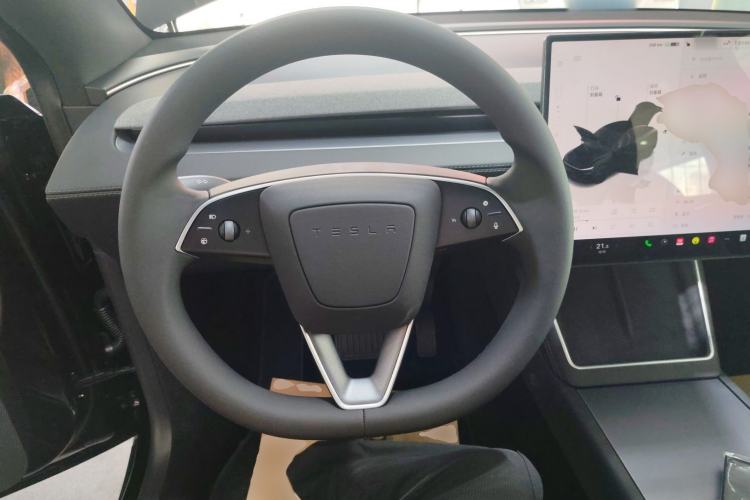 Used Tesla Model Y 2026 Rear-Drive Model Steering Wheel