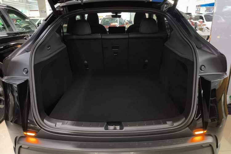Used Tesla Model Y 2026 Rear-Drive Model Trunk