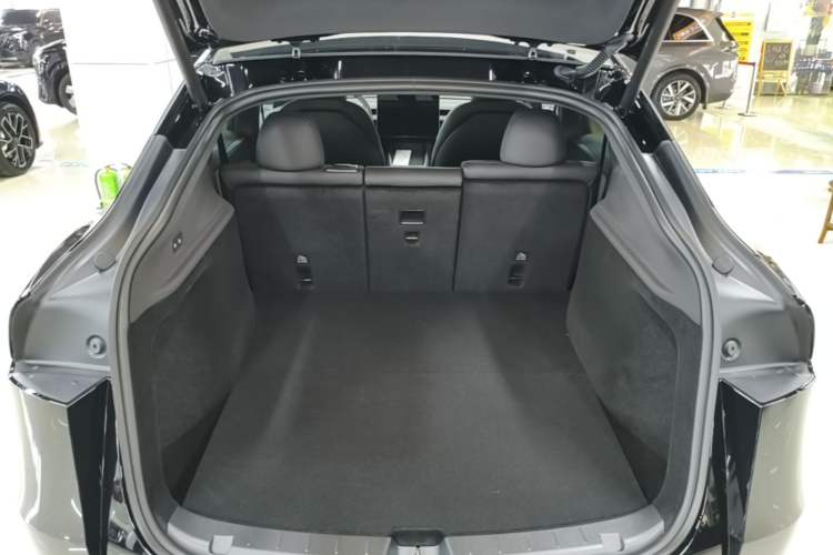 Used Tesla Model Y 2026 Rear-Drive Model Trunk