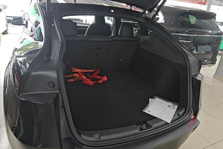Used Tesla Model Y 2026 Facelifted Long-Range Rear-Drive Model Trunk