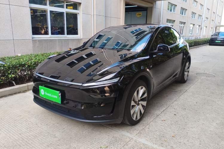 Tesla Model Y 2026 Rear-Drive Model