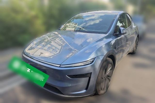 Używany Tesla Model Y 2026 Long-Range All-Wheel-Drive Model