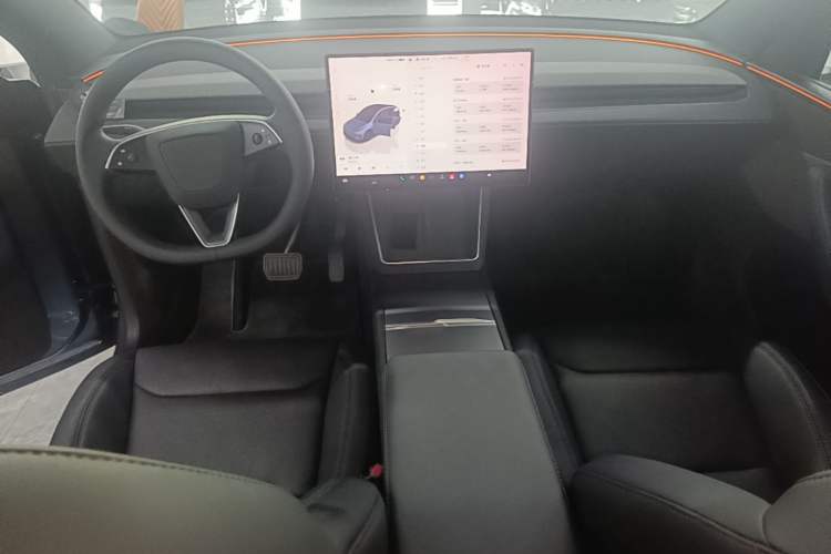 Used Tesla Model Y 2026 Rear-Drive Model Center Console
