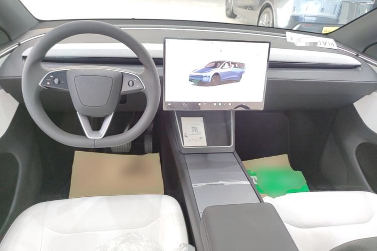 Used Tesla Model Y 2026 Rear-Drive Model Center Console