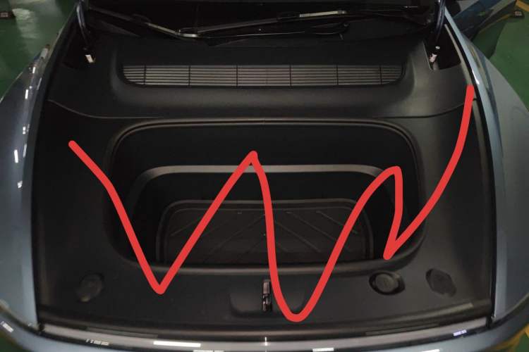Used Tesla Model Y 2026 Rear-Drive Model Engine Bay