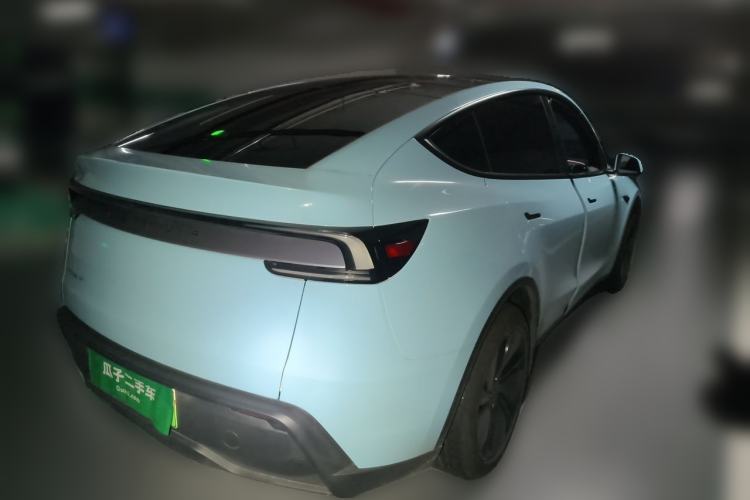 Used Tesla Model Y 2026 Long-Range All-Wheel-Drive Model Exterior 5