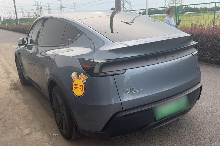 Used Tesla Model Y 2026 Rear-Drive Model Exterior 6