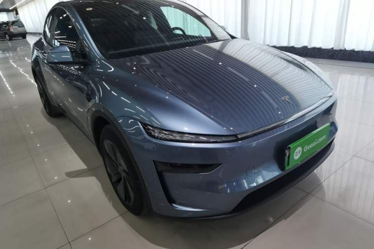Used Tesla Model Y 2026 Rear-Drive Model Front Right 45 Deg