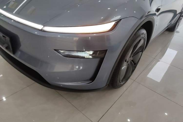 Used Tesla Model Y 2026 Rear-Drive Model Left Front Headlight