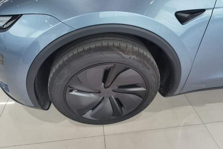 Used Tesla Model Y 2026 Rear-Drive Model Left Front Wheel Hub