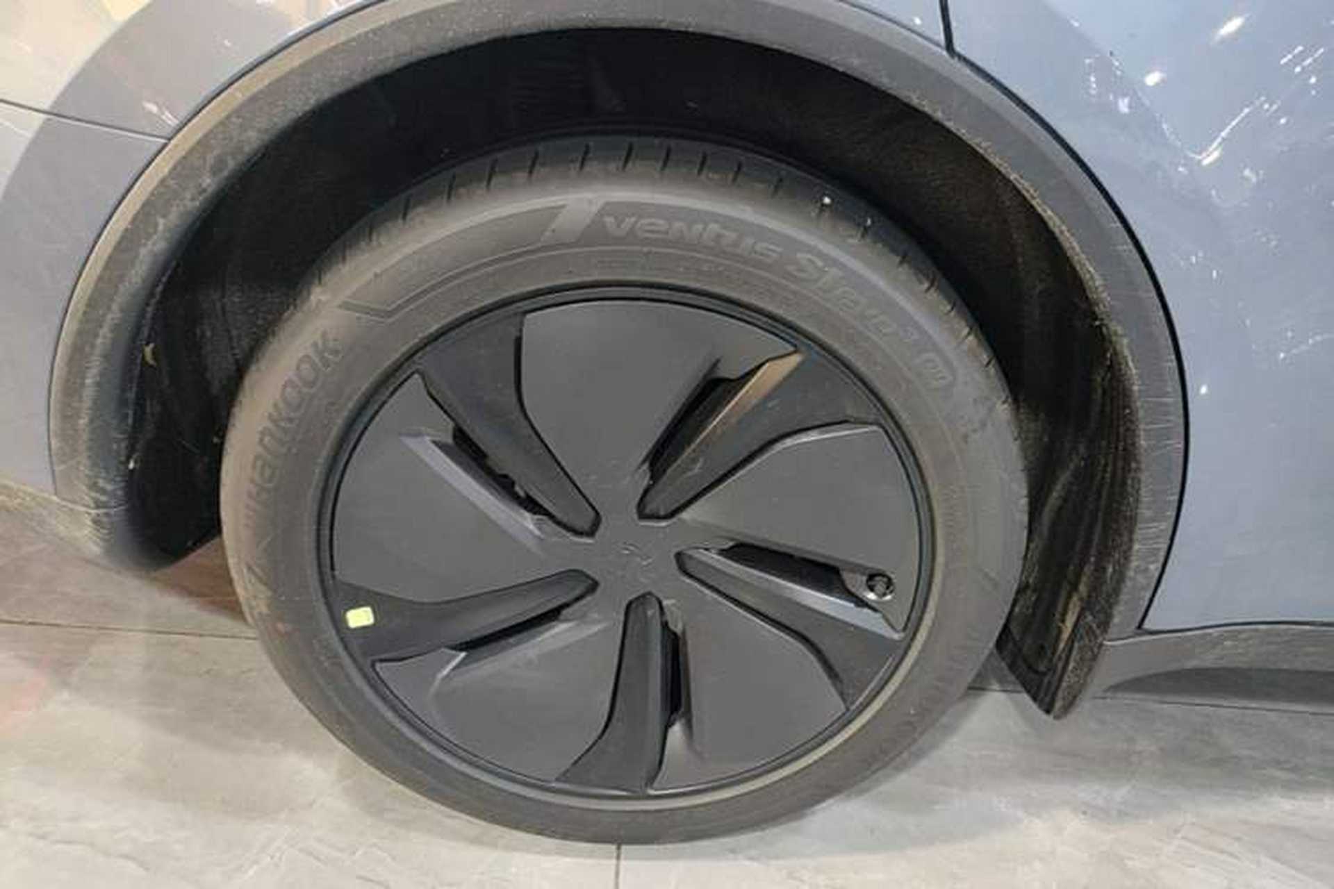 Used Tesla Model Y 2026 Facelifted Long-Range Rear-Drive Model Right Rear Wheel Hub
