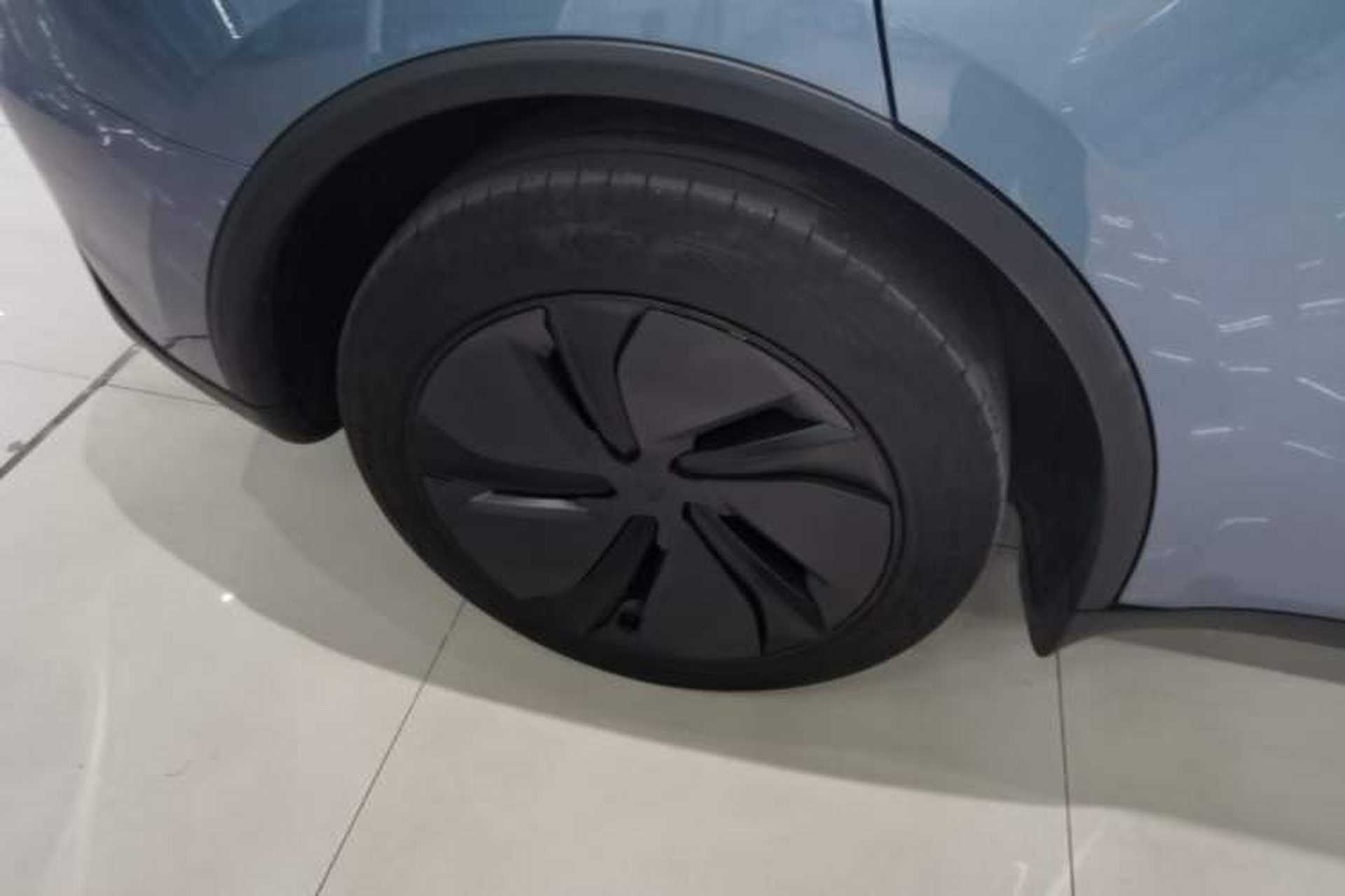 Used Tesla Model Y 2026 Rear-Drive Model Right Rear Wheel Hub