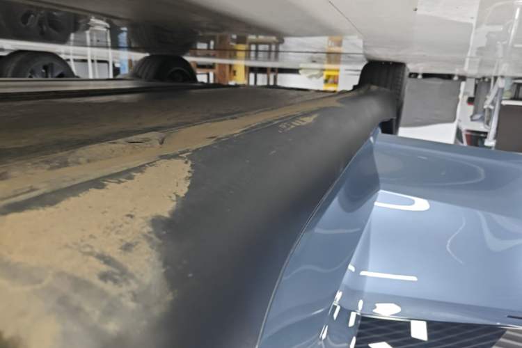 Used Tesla Model Y 2026 Model Long-Range Rear-Wheel-Drive Version Right Side Sill