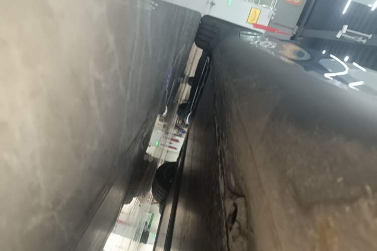Used Tesla Model Y 2026 Rear-Drive Model Right Side Sill