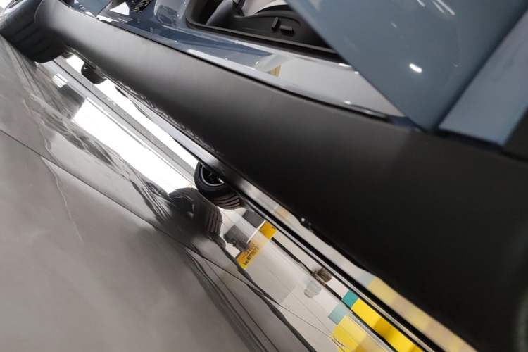 Used Tesla Model Y 2026 Rear-Drive Model Right Side Sill