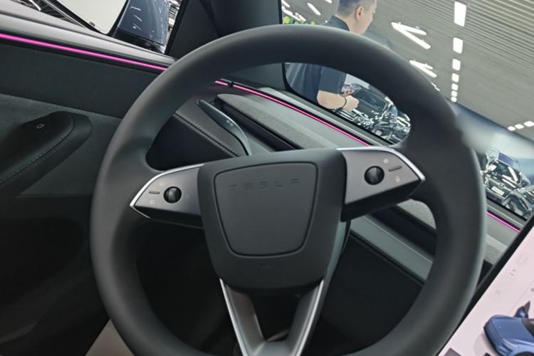 Used Tesla Model Y 2026 Model Long-Range Rear-Wheel-Drive Version Steering Wheel