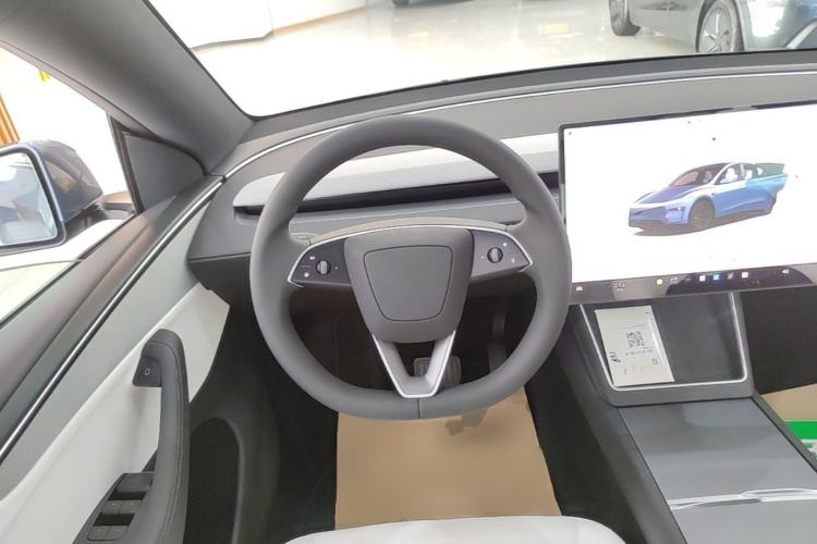 Used Tesla Model Y 2026 Rear-Drive Model Steering Wheel