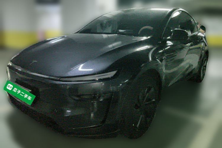 Tesla Model Y 2026 Facelifted Long-Range Rear-Drive Model