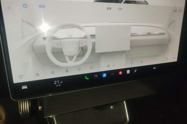 Used Tesla Model Y 2026 Model Long-Range Rear-Wheel-Drive Version Audio And AC Panel