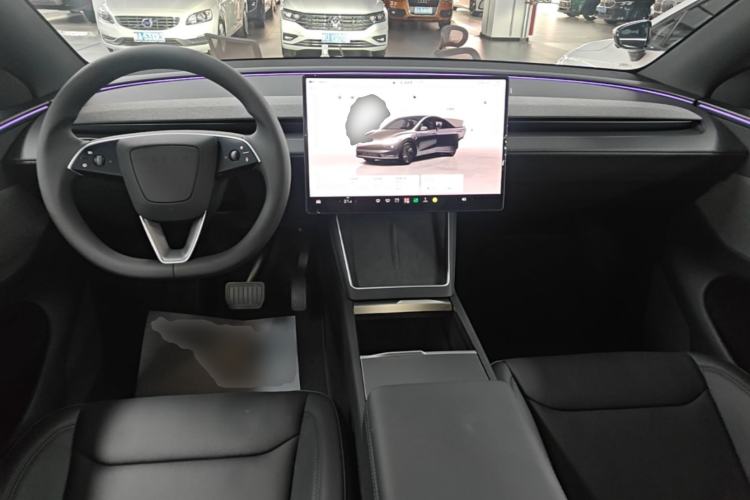 Used Tesla Model Y 2026 Facelifted Long-Range Rear-Drive Model Center Console