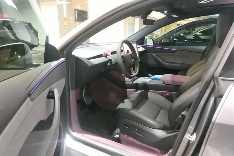 Used Tesla Model Y 2026 Facelifted Long-Range Rear-Drive Model Driver Seat