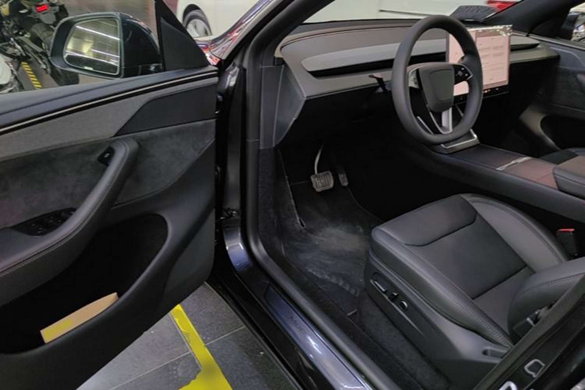Used Tesla Model Y 2026 Long-Range All-Wheel-Drive Model Driver Seat