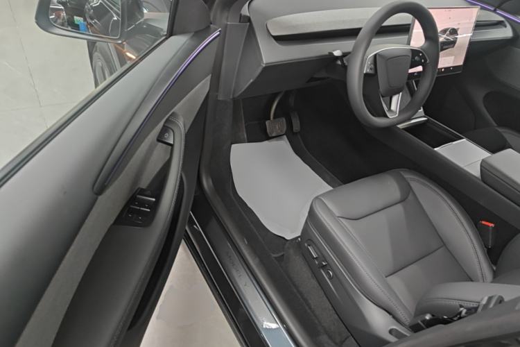 Used Tesla Model Y 2026 Facelifted Long-Range Rear-Drive Model Driver Seat