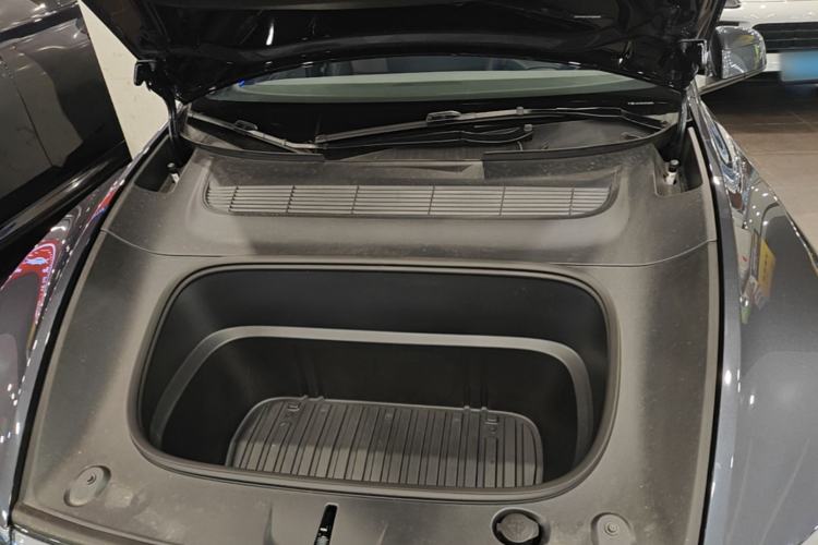Used Tesla Model Y 2026 Rear-Drive Model Engine Bay