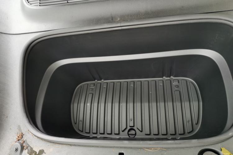 Used Tesla Model Y 2026 Rear-Drive Model Engine Bay
