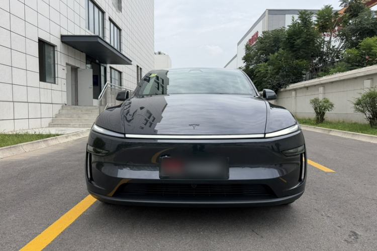 Used Tesla Model Y 2026 Facelifted Long-Range Rear-Drive Model Exterior 3