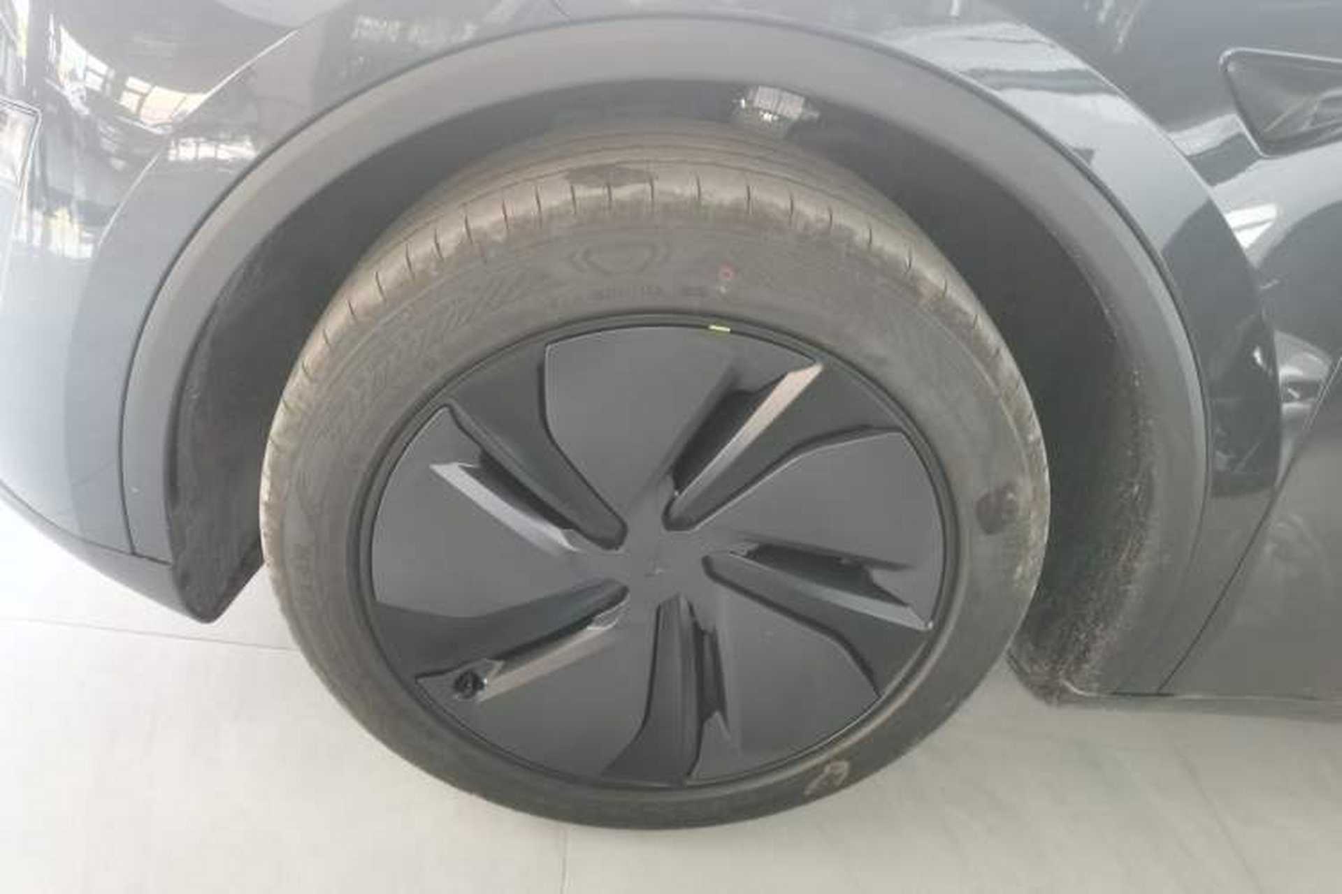 Used Tesla Model Y 2026 Rear-Drive Model Exterior 4