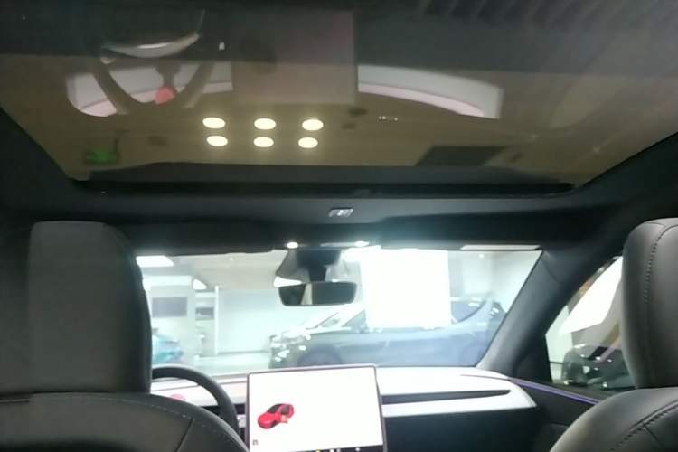 Used Tesla Model Y 2026 Facelifted Long-Range Rear-Drive Model Headliner
