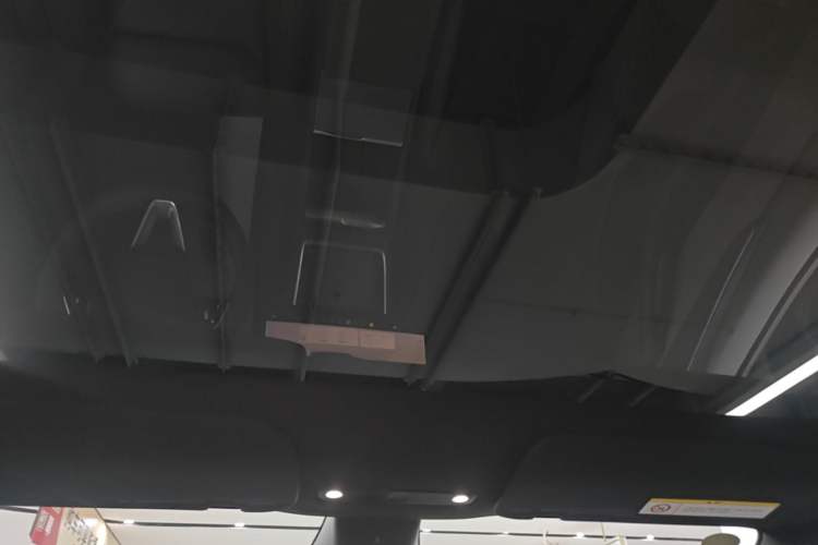 Used Tesla Model Y 2026 Facelifted Long-Range Rear-Drive Model Headliner
