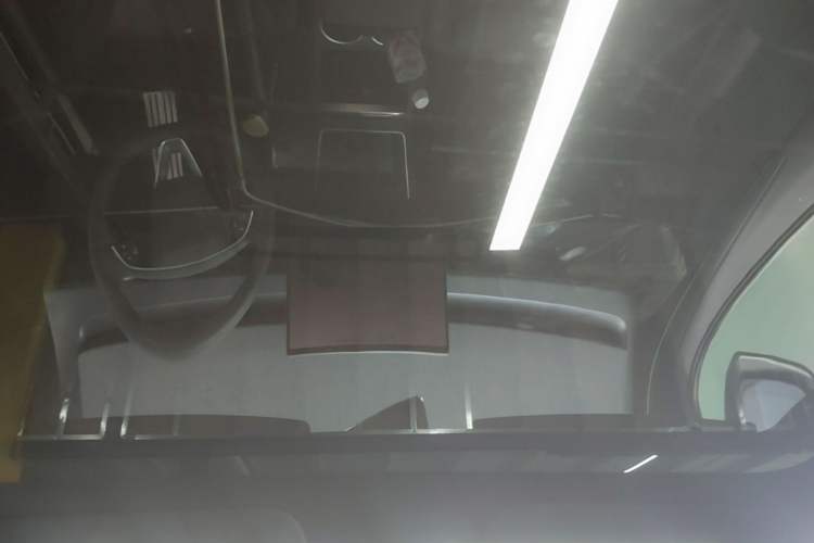 Used Tesla Model Y 2026 Rear-Drive Model Headliner