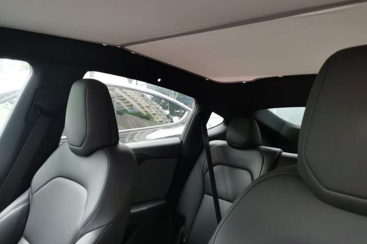 Used Tesla Model Y 2026 Rear-Drive Model Headliner