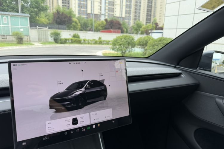 Used Tesla Model Y 2026 Facelifted Long-Range Rear-Drive Model Interior 8