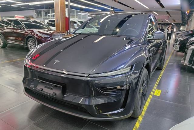 Used Tesla Model Y 2026 Long-Range All-Wheel-Drive Model