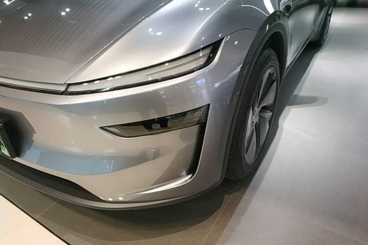 Used Tesla Model Y 2026 Facelifted Long-Range Rear-Drive Model Left Front Headlight