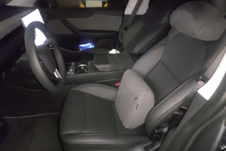 Used Tesla Model Y 2026 Model Long-Range Rear-Wheel-Drive Version Left Front Seat