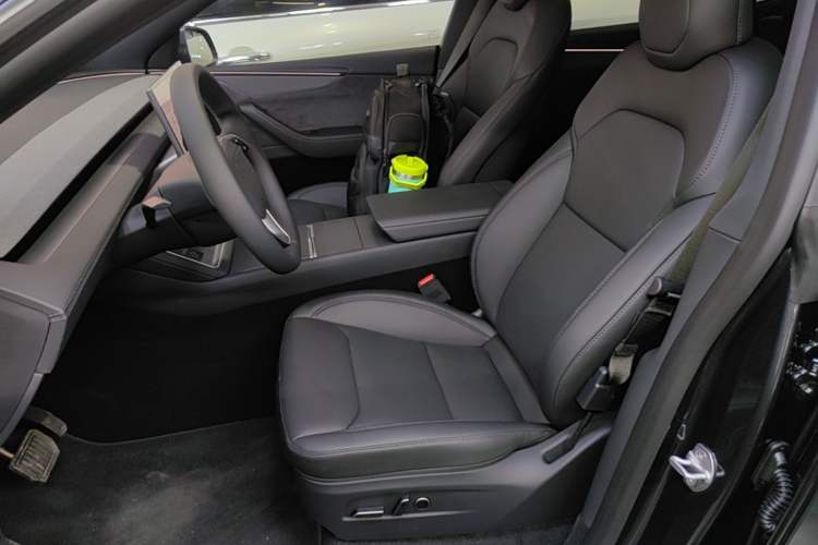 Used Tesla Model Y 2026 Long-Range All-Wheel-Drive Model Left Front Seat