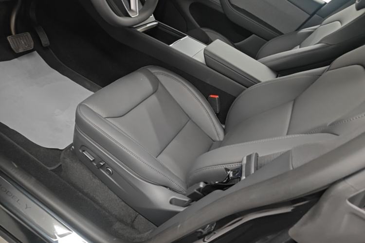 Used Tesla Model Y 2026 Facelifted Long-Range Rear-Drive Model Left Front Seat