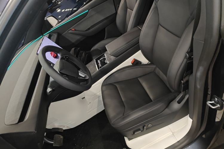 Used Tesla Model Y 2026 Rear-Drive Model Left Front Seat