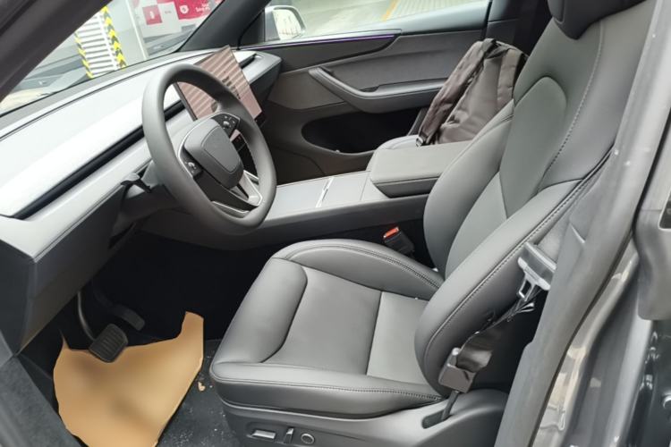 Used Tesla Model Y 2026 Rear-Drive Model Left Front Seat
