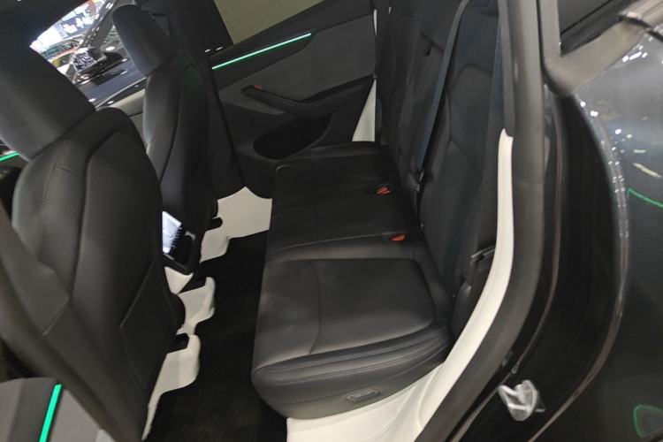 Used Tesla Model Y 2026 Rear-Drive Model Left Rear Seat
