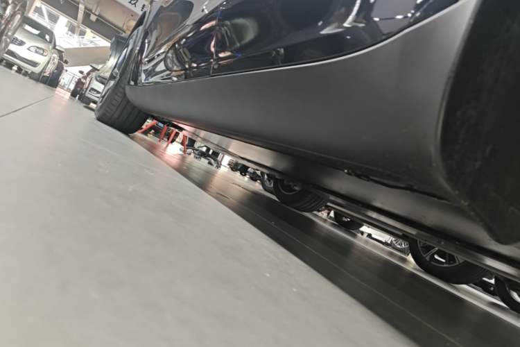 Used Tesla Model Y 2026 Facelifted Long-Range Rear-Drive Model Left Side Sill