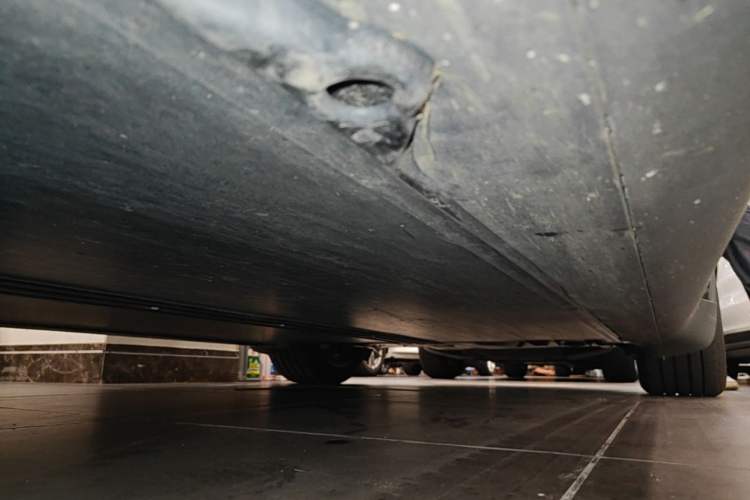 Used Tesla Model Y 2026 Rear-Drive Model Left Side Sill