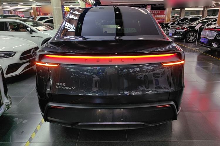 Used Tesla Model Y 2026 Long-Range All-Wheel-Drive Model Rear