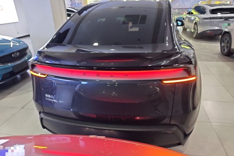 Used Tesla Model Y 2026 Long-Range All-Wheel-Drive Model Rear