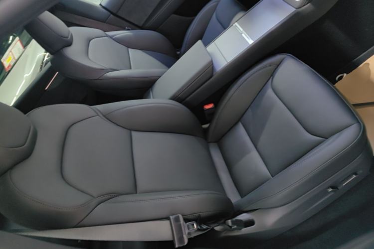 Used Tesla Model Y 2026 Long-Range All-Wheel-Drive Model Right Front Seat