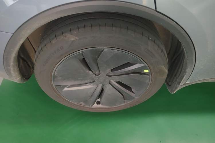 Used Tesla Model Y 2026 Rear-Drive Model Right Rear Wheel Hub